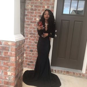 Shane Justin Black velvet Prom dress